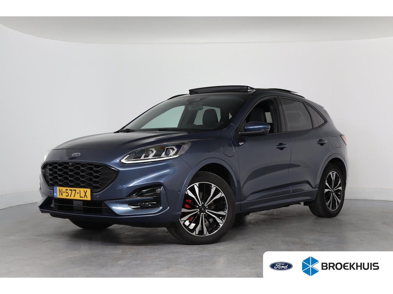 Ford Kuga - 2.5 PHEV ST-Line X | Panoramadak | Trekhaak Afn | Dealer onderhouden | Adaptive Cruise | C - AutoWereld.nl