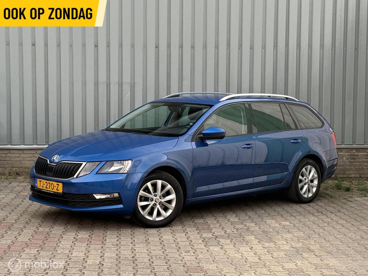 Skoda Octavia Combi - 1.0TSI | Carplay | PDC | ECC | Station - AutoWereld.nl