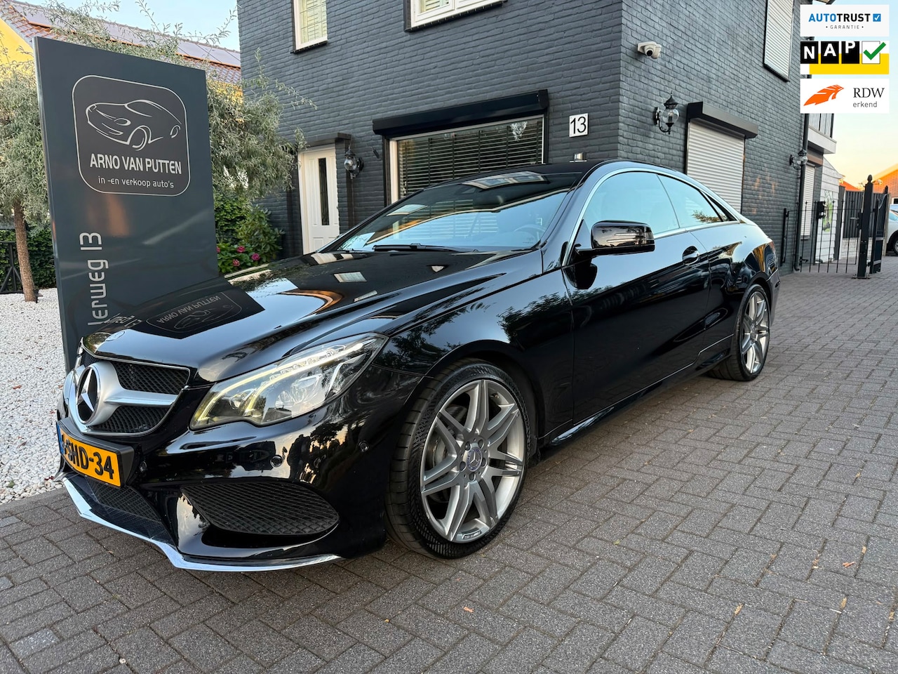 Mercedes-Benz E-klasse Coupé - 200 AMG Line / Leer / Camera / Led / Cruise - AutoWereld.nl