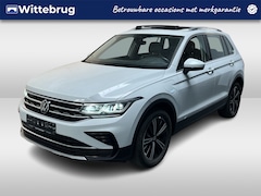 Volkswagen Tiguan - 1.4 TSI eHybrid Elegance / AUTOMAAT/ PANO/ TREKHAAK/ PARK.SENSOR.V+A/ CAMERA/ STUUR+STOELV