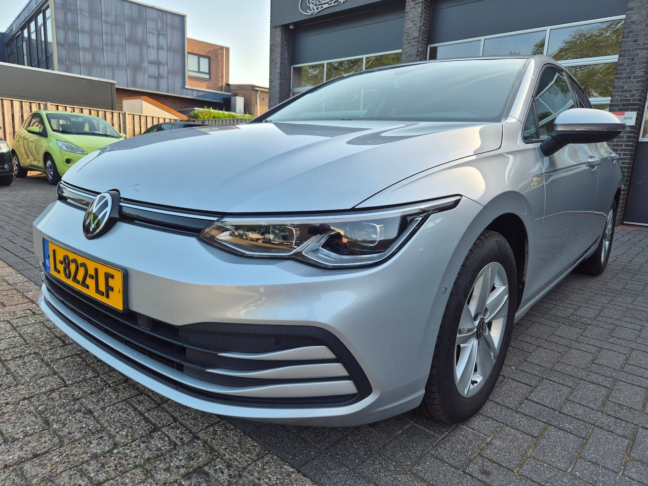 Volkswagen Golf - 1.0 TSI Life Business 1.0 TSI Life Business - AutoWereld.nl