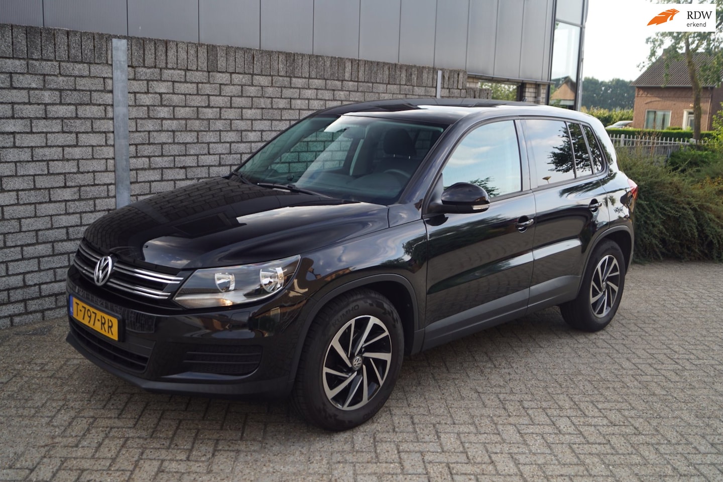 Volkswagen Tiguan - 1.4 TSI Comfort Line Navi Clima Cruise 4 x Elektrische Ramen PDC LMV Trekhaak - AutoWereld.nl
