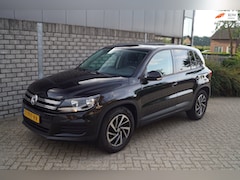 Volkswagen Tiguan - 1.4 TSI Comfort Line Navi Clima Cruise 4 x Elektrische Ramen PDC LMV Trekhaak