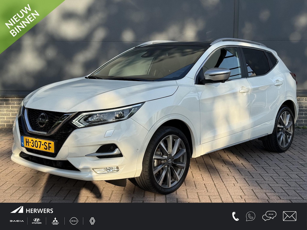Nissan Qashqai - 1.3 DIG-T Tekna + / Dealer Onderhouden / Panorama / Trekhaak / 1500KG Trekgewicht / Elektr - AutoWereld.nl