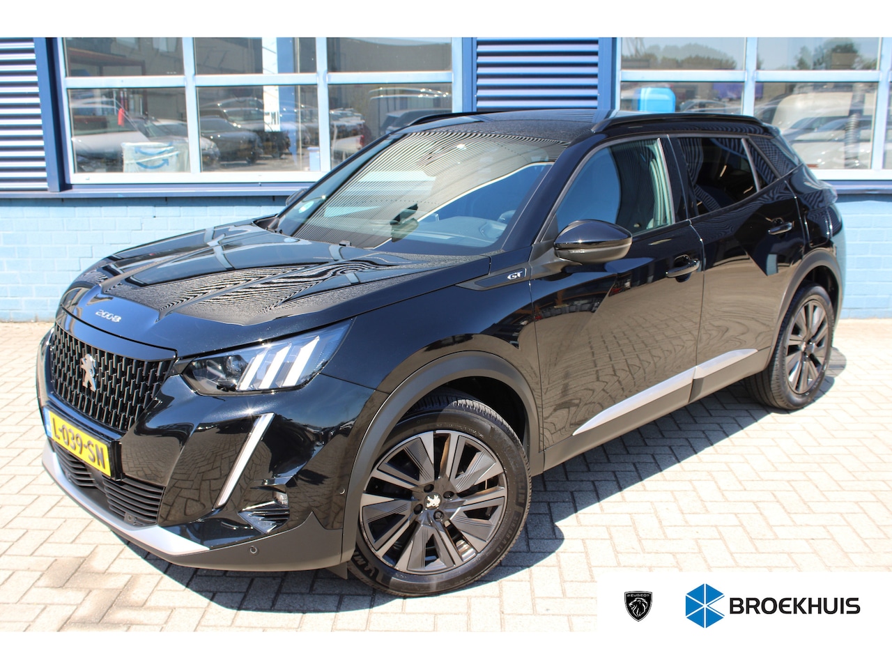 Peugeot 2008 - 1.2 PureTech GT Pack Stoelverwarming | Adaptive Cruise Control | Navigatie | Focal HiFi | - AutoWereld.nl
