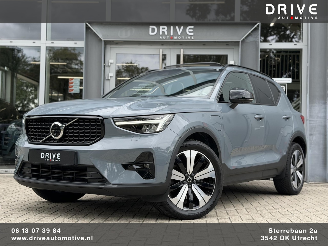 Volvo XC40 - 1.5 T4 Plug-in hybrid Ultimate Dark |Pano|H/K|360Cam|Memory|PilotAssit|Trekhaak|BLIS|Thund - AutoWereld.nl