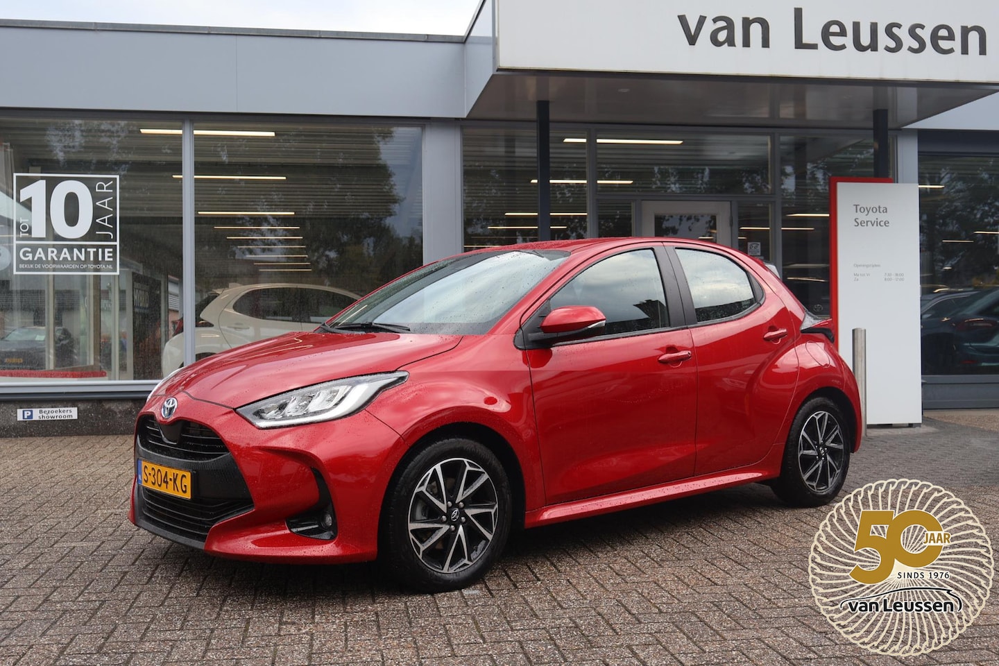 Toyota Yaris - 1.5 HYBRID DYNAMIC TREKHAAK AFN. KEYLESS AD-CRUISE APPLE/ANDRPOD CAMERA CLIMA - AutoWereld.nl