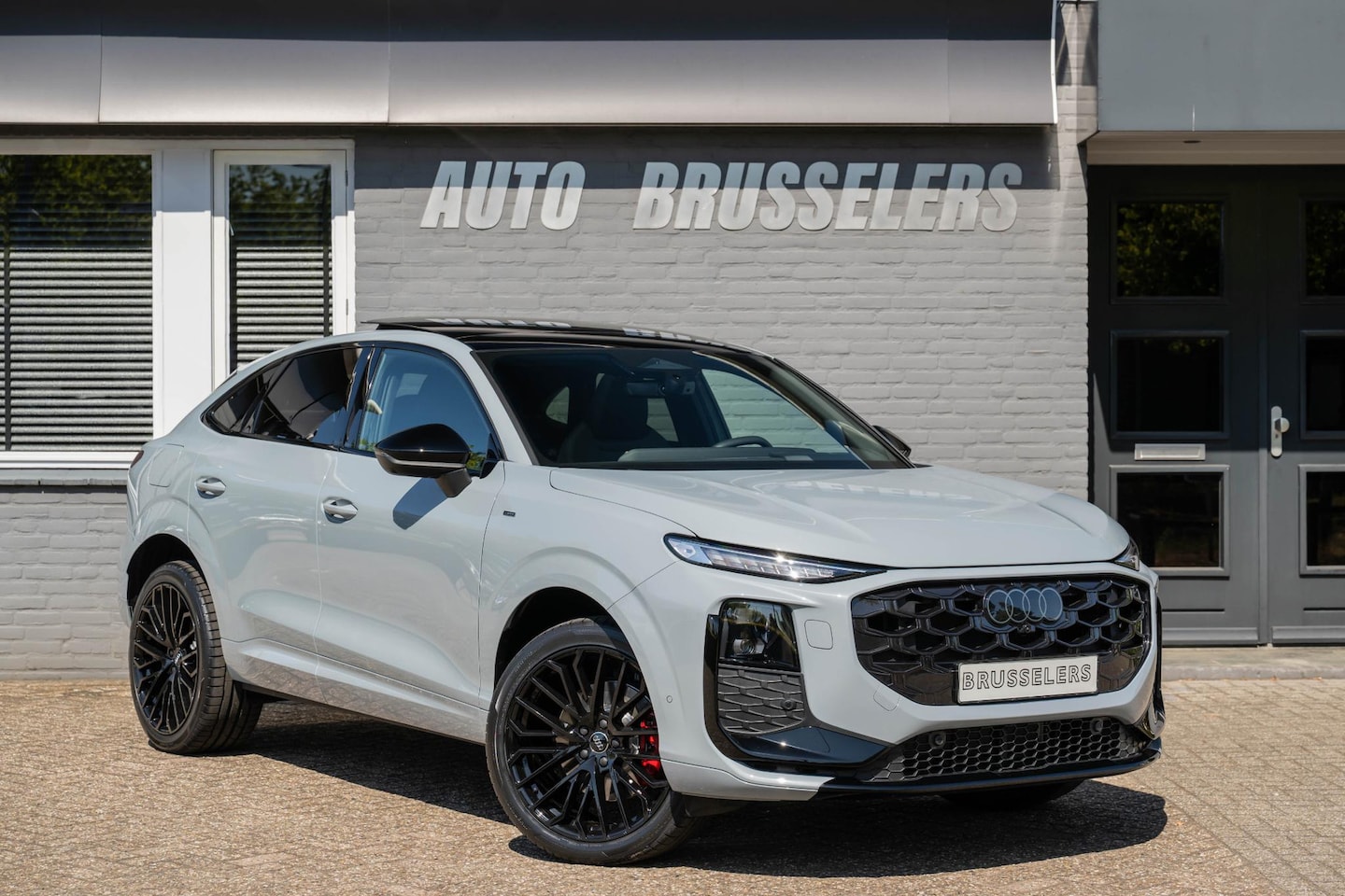 Audi Q3 Sportback - 1.5 e-hybrid S edition Zeer compleet Nieuw!!! - AutoWereld.nl
