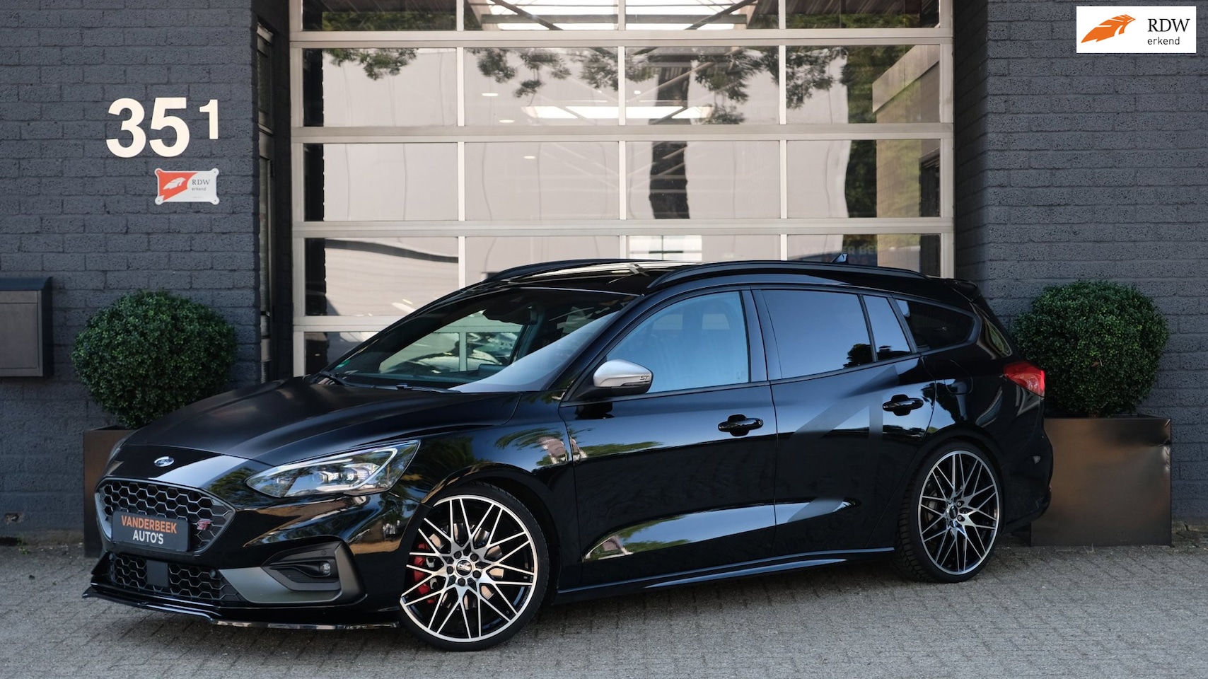 Ford Focus Wagon - 2.3 EcoBoost ST-3 | Carplay | Milltek - AutoWereld.nl