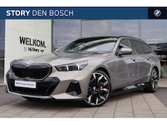 BMW 5-serie Touring - 550e xDrive M Sport Automaat / Panoramadak / Trekhaak / Bowers & Wilkins / Adaptief onders