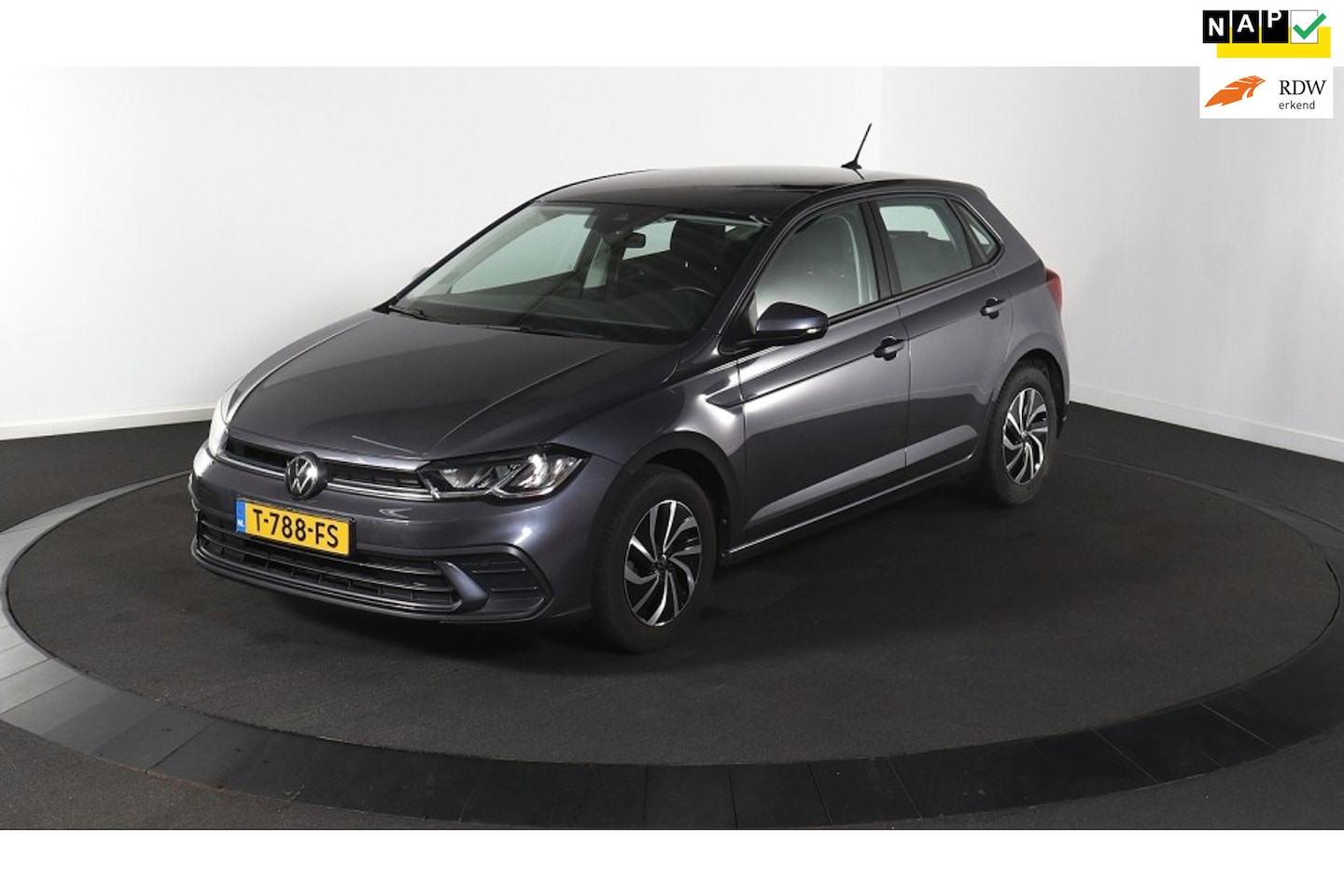 Volkswagen Polo - 1.0 TSI Life DRAADLOZE LADER/VERKEERSBORD DETECTIE/APPLE CARPLAY - AutoWereld.nl
