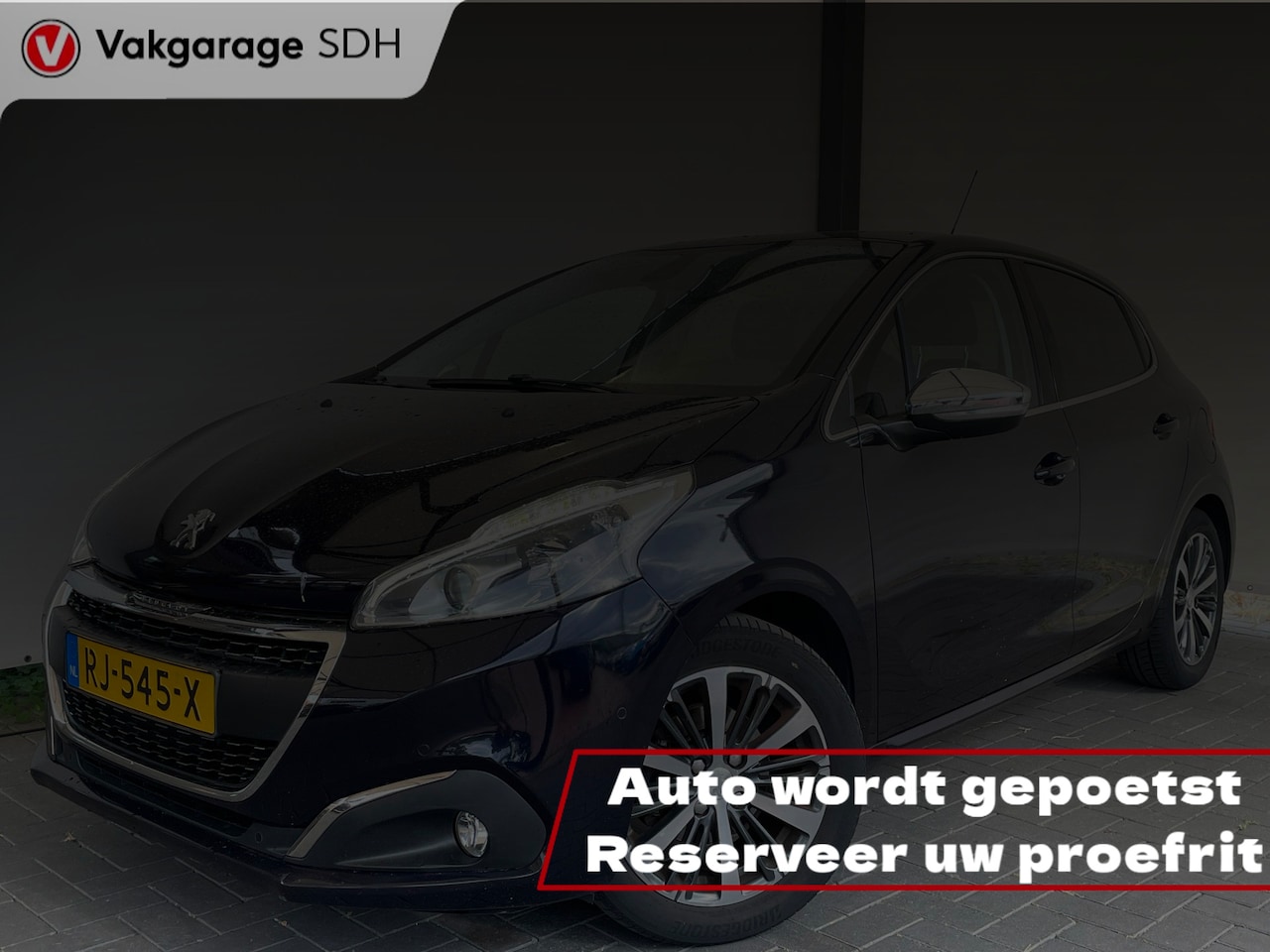 Peugeot 208 - 1.2 PureTech Allure|Stoelverwarming|Leder|Carplay|Chroom delen - AutoWereld.nl