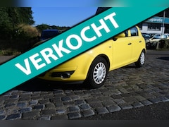 Opel Corsa - 1.2-16V Essentia 5 drs airco apk nw 14-8-2027