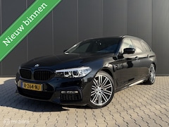 BMW 5-serie Touring - 520i Touring/M-pakket/Pano/Trekhaak/Headup/ambient/19inch