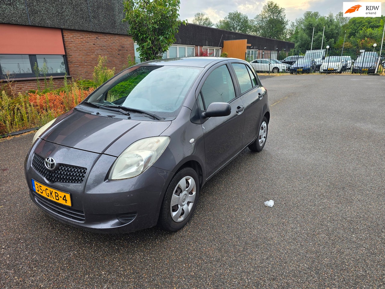 Toyota Yaris - 1.3 VVTi Sol Airco Boekjes - AutoWereld.nl