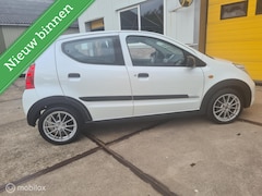 Suzuki Alto - 1.0 Exclusive EASSS Sport uitvoering bj 2013