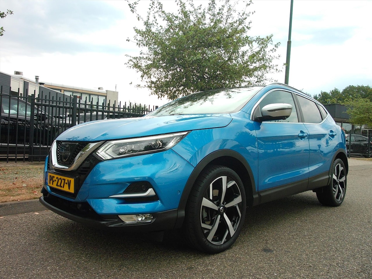 Nissan Qashqai - 1.2 115pk DIG-T XTRONIC Tekna + Trekhaak AUTOMAAT - AutoWereld.nl