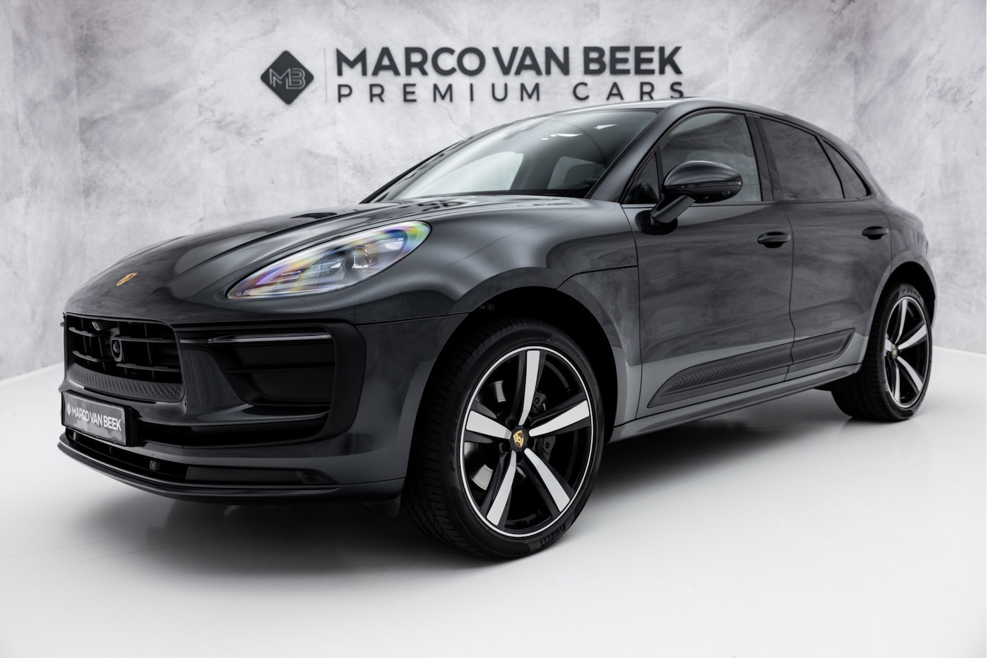 Porsche Macan - 2.0 | Facelift | Pano | 21" | SportDesign | Bose | E-Trekhaak - AutoWereld.nl