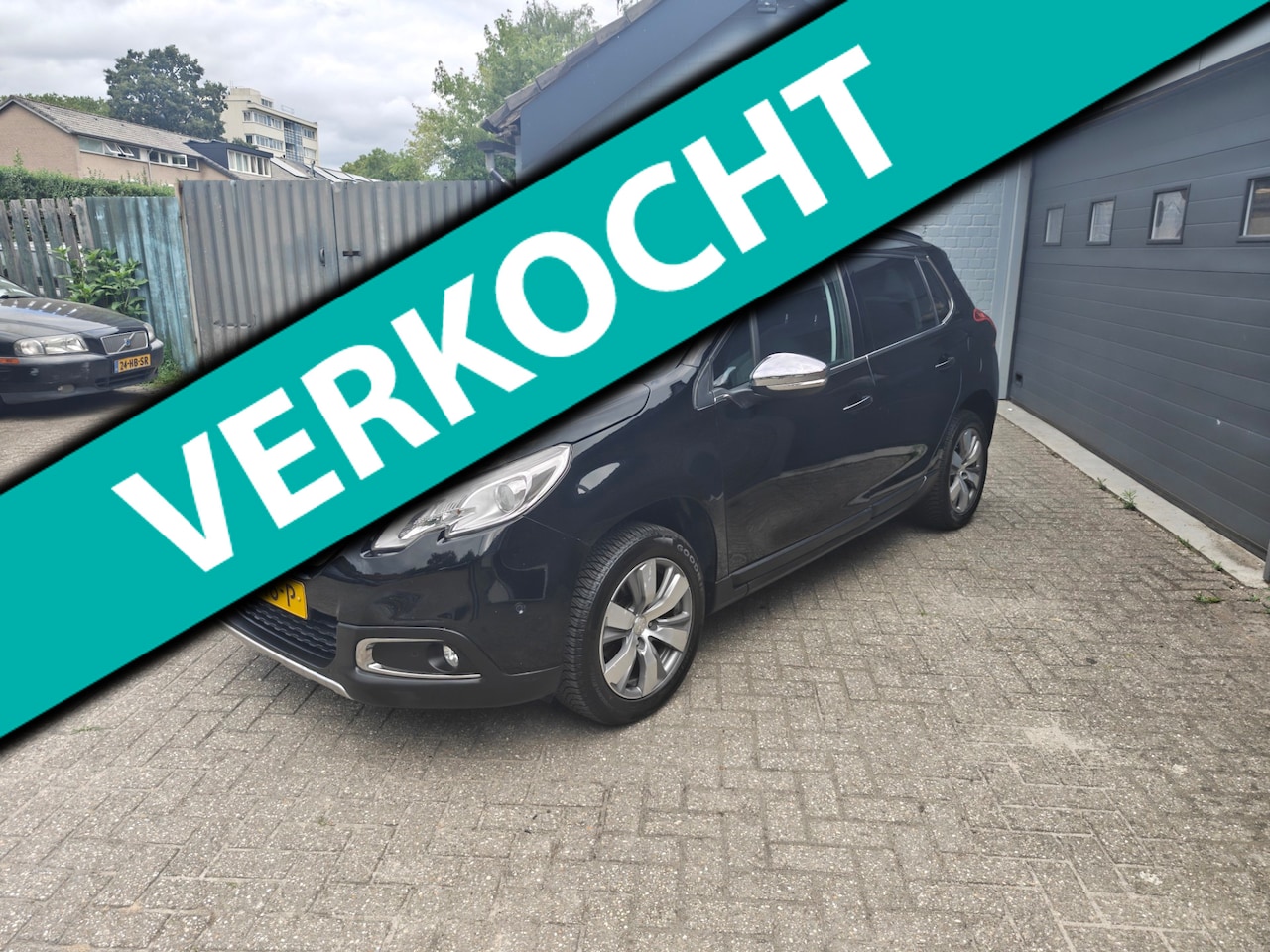 Peugeot 2008 - 1.2 PureTech Allure 1.2 PureTech Allure,Climate control,Automaat,Navi,Parkeersensoren,Panoramadak,Cruise contr - AutoWereld.nl