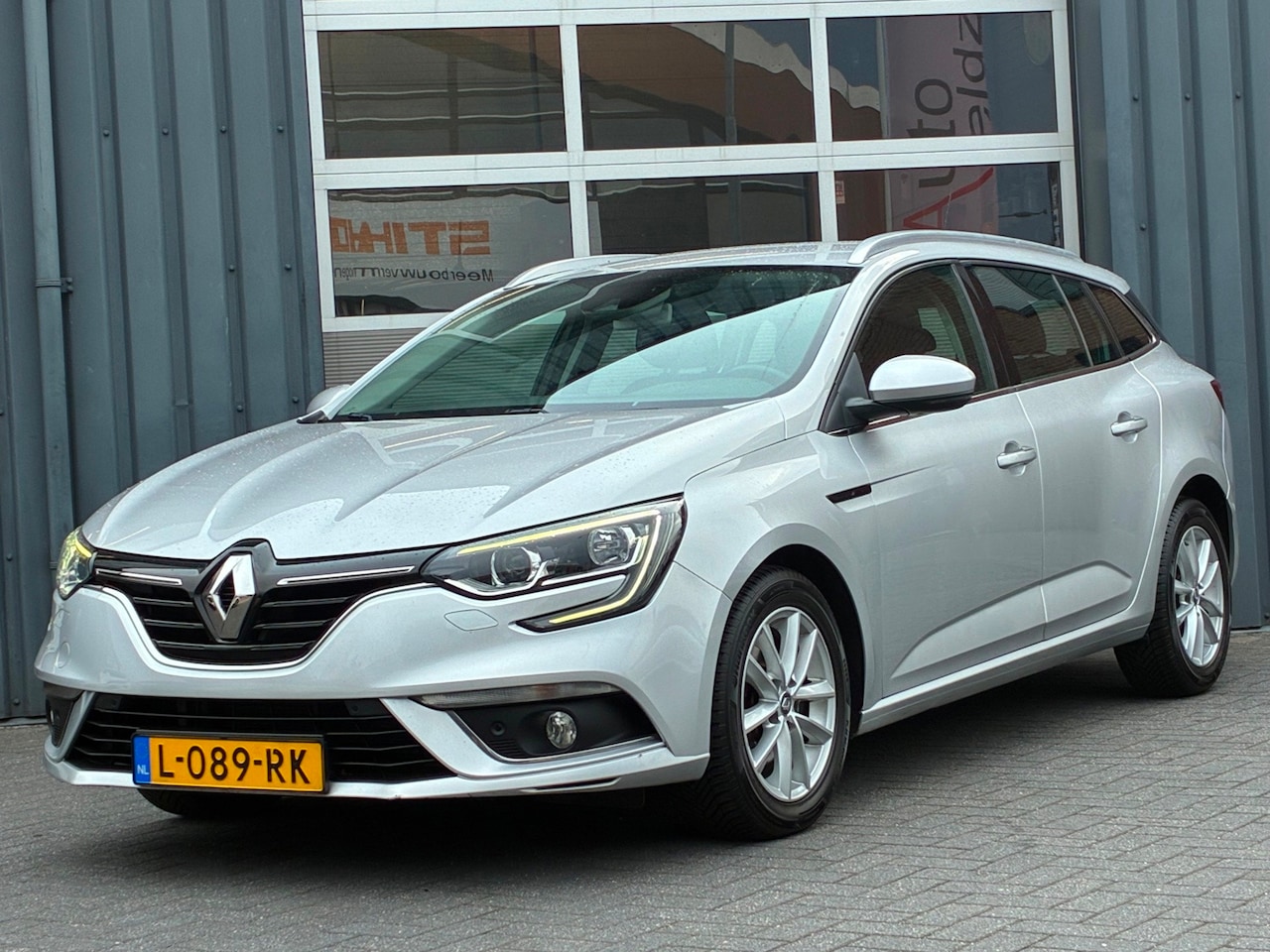 Renault Mégane Estate - 1.2 TCe Zen Climate control, Navigatie, Cruise control, Goed onderhouden ! - AutoWereld.nl