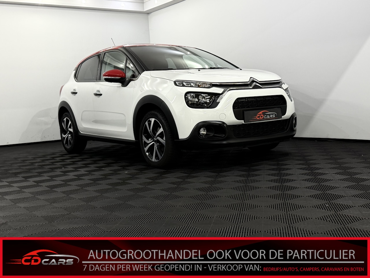 Citroën C3 - 1.2 PureTech Feel Camera, Navi, Keyless start, Cruise control, Apple carplay, Lichtmetalen - AutoWereld.nl