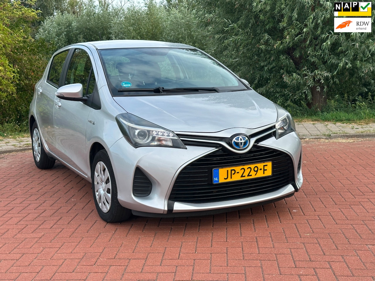 Toyota Yaris - 1.5 Hybrid Aspiration Clima/Navi/Automaat - AutoWereld.nl