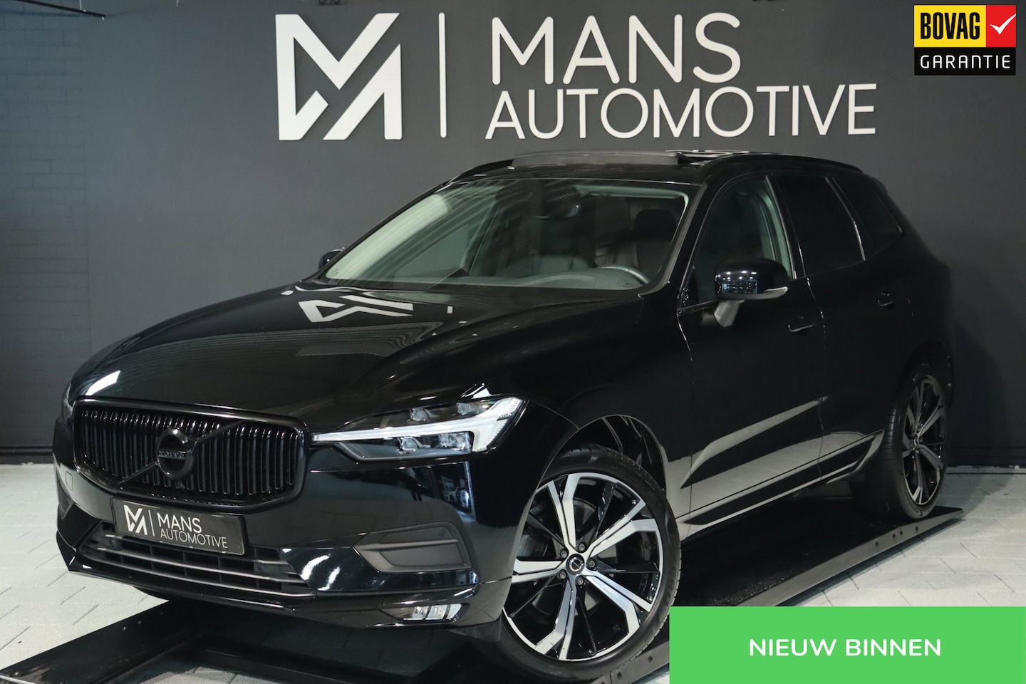 Volvo XC60 - 2.0 B5 / PANO / ACC / CAMERA / KEYLESS / STUUR+STOELVERW - AutoWereld.nl