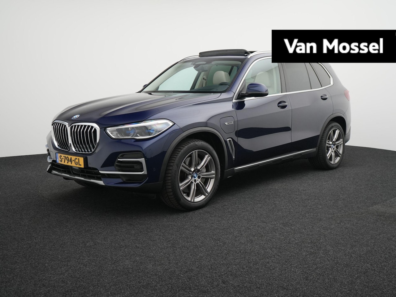 BMW X5 - xDrive45e High Executive | Apple/Android Play | Camera | Cruise | Comfortstoel(en) | Panor - AutoWereld.nl
