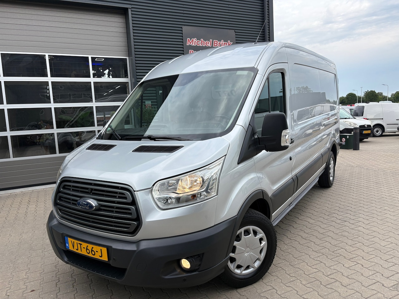 Ford Transit - 350 2.0 TDCI L3H3 Ambiente 350 2.0 TDCI L3H3 Ambiente - AutoWereld.nl