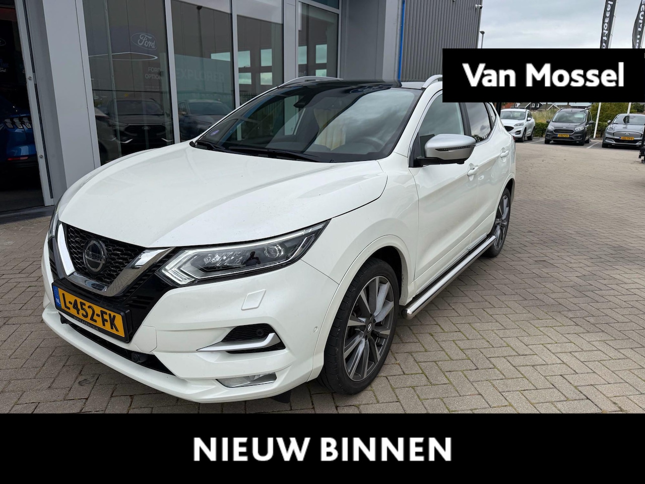 Nissan Qashqai - 1.3 DIG-T Tekna + | Automaat | Trekhaak | LED | Panoramadak | PDC + Camera | Leer | Bose A - AutoWereld.nl