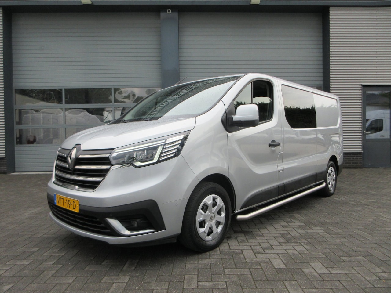 Renault Trafic - 2.0 dCi 130 T29 L2H1 DC Work Edition 2.0 dCi 130 T29 L2H1 DC Work Edition - AutoWereld.nl
