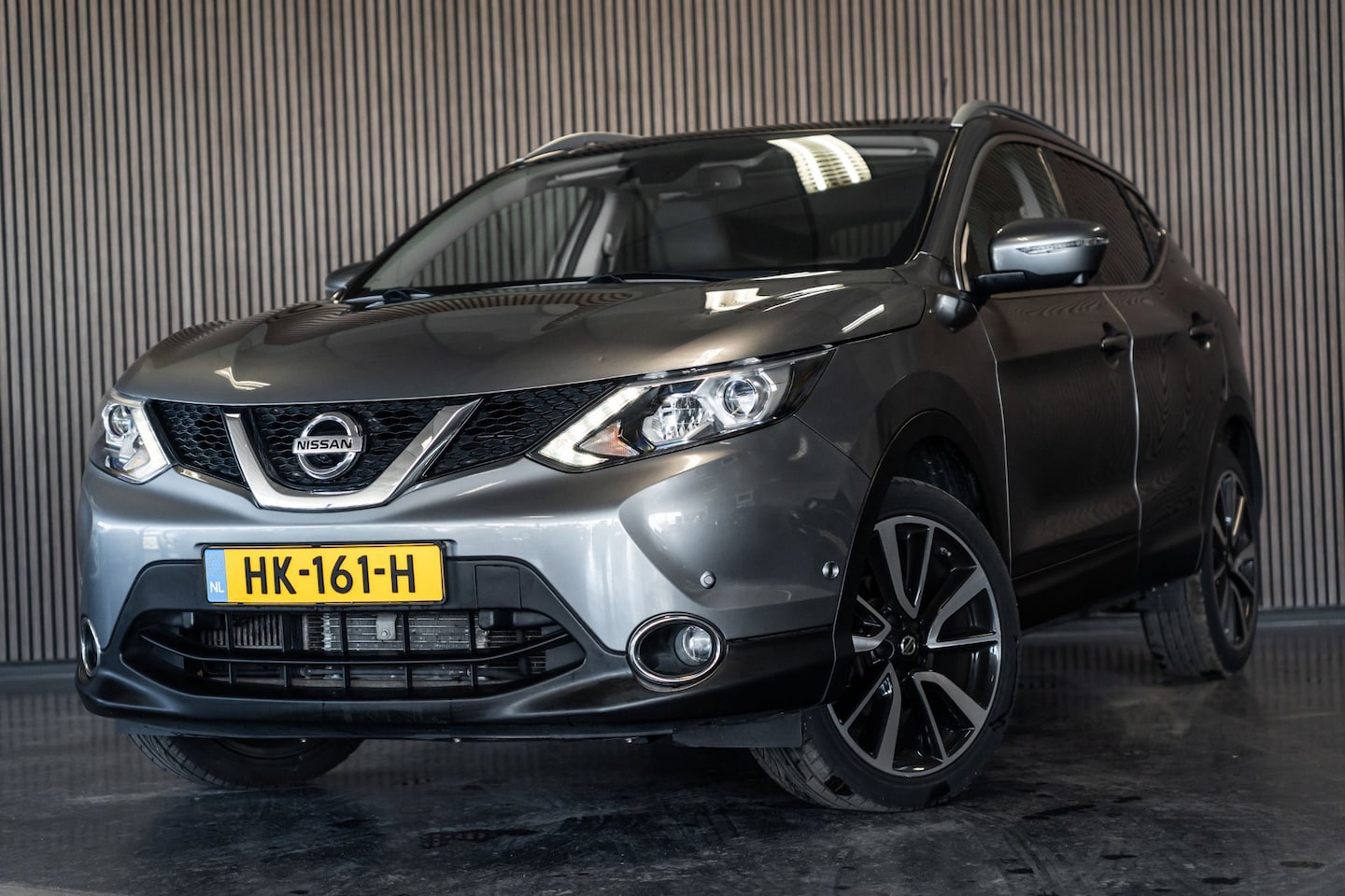 Nissan Qashqai - 1.2 Tekna I AUT I PANO I NAP - AutoWereld.nl
