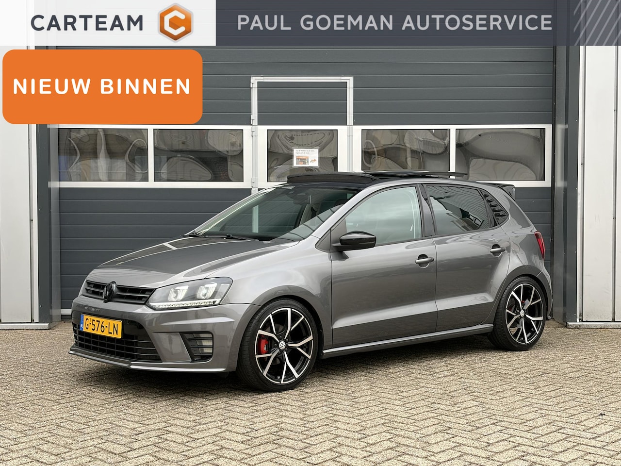 Volkswagen Polo - 1.2 TSI Highline | Pano | LED | Parkeer sensoren | Stoel verwarming | - AutoWereld.nl