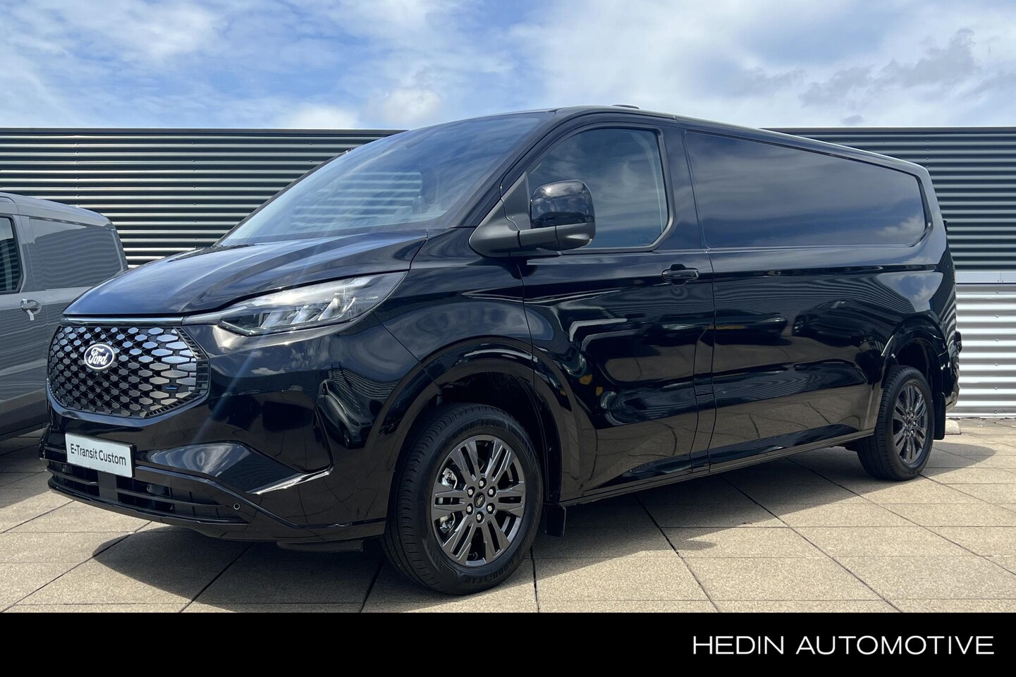 Ford Transit Custom - e-Transit 340 L2H1 Limited 71 kWh | 8 jaar Garantie | Voorraad - AutoWereld.nl