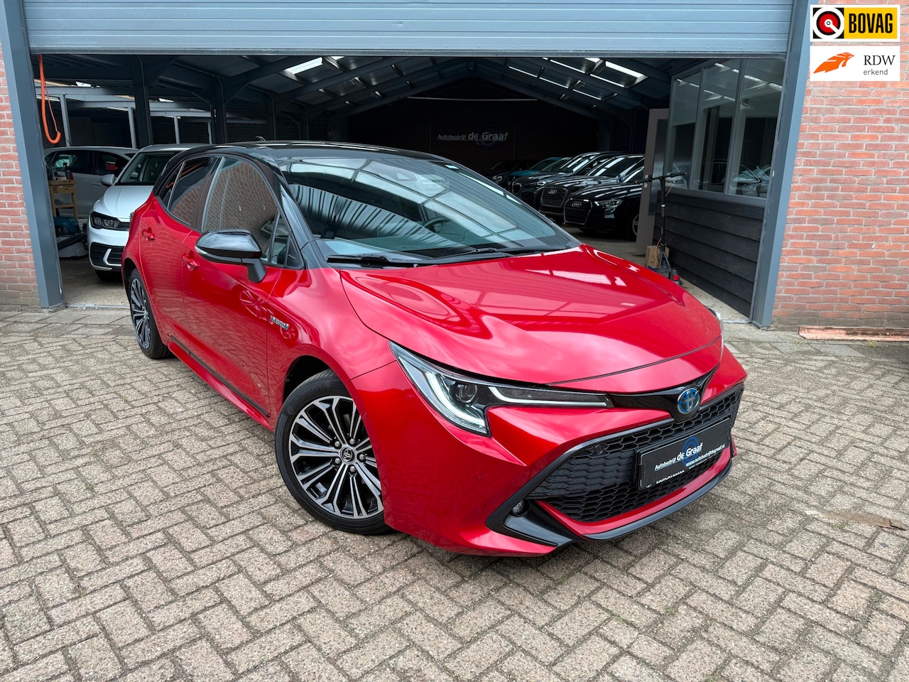 Toyota Corolla - 1.8 Hybrid|ACC/NAVI/APP/LED/TWO-TONE/ - AutoWereld.nl