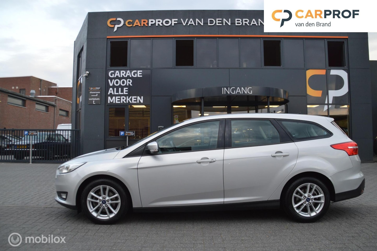 Ford Focus Wagon - 1.0 Lease Edition NIEUWE RIEM, GARANTIE - AutoWereld.nl