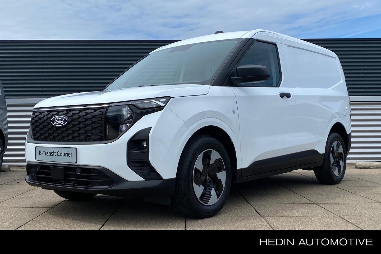 Ford Transit Courier - e-Transit Trend 46.8 kWh - AutoWereld.nl