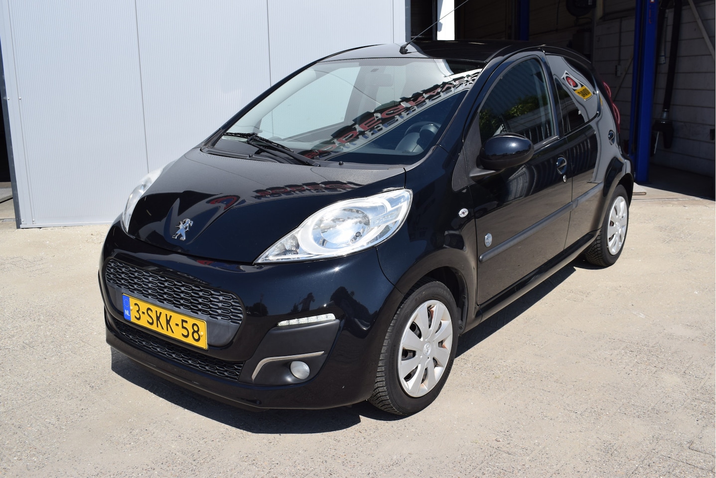 Peugeot 107 - 1.0 Envy | Airco | 5-deurs | NL-Auto - AutoWereld.nl