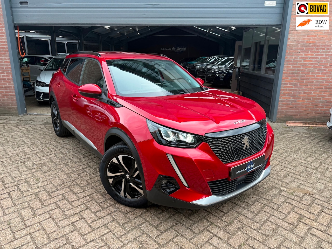 Peugeot 2008 - 1.2 PureTech Allure 130PK |LED/TRHK/NAVI/CRUISE |KM 60888 - AutoWereld.nl