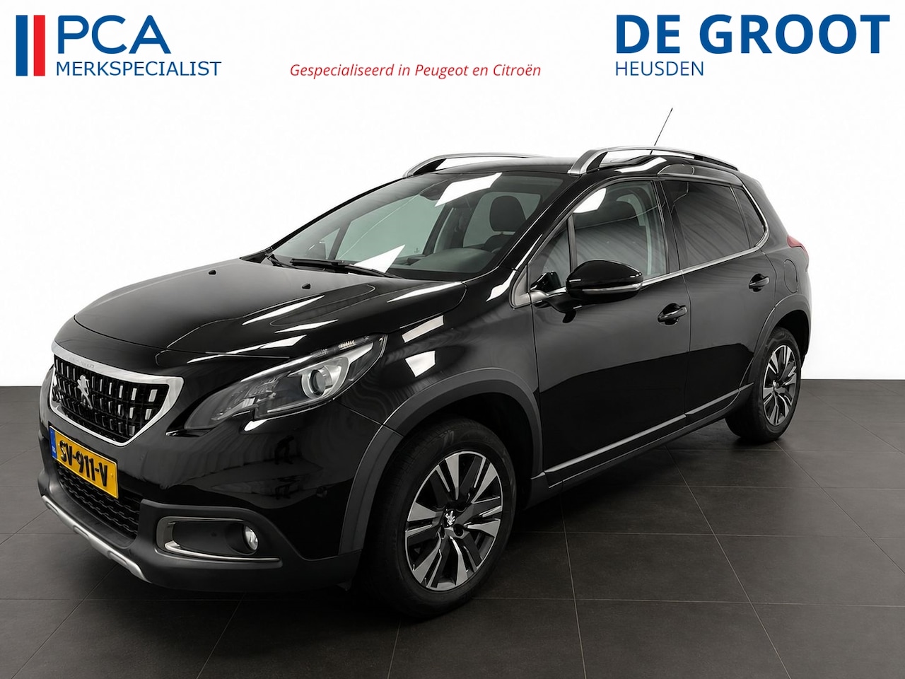 Peugeot 2008 - ALLURE Automaat 110pk Navi+Carplay | Panodak |Trekhaak - AutoWereld.nl
