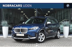 BMW iX1 - eDrive20 xLine / Trekhaak / Achteruitrijcamera / Sportstoelen / Stuurverwarming
