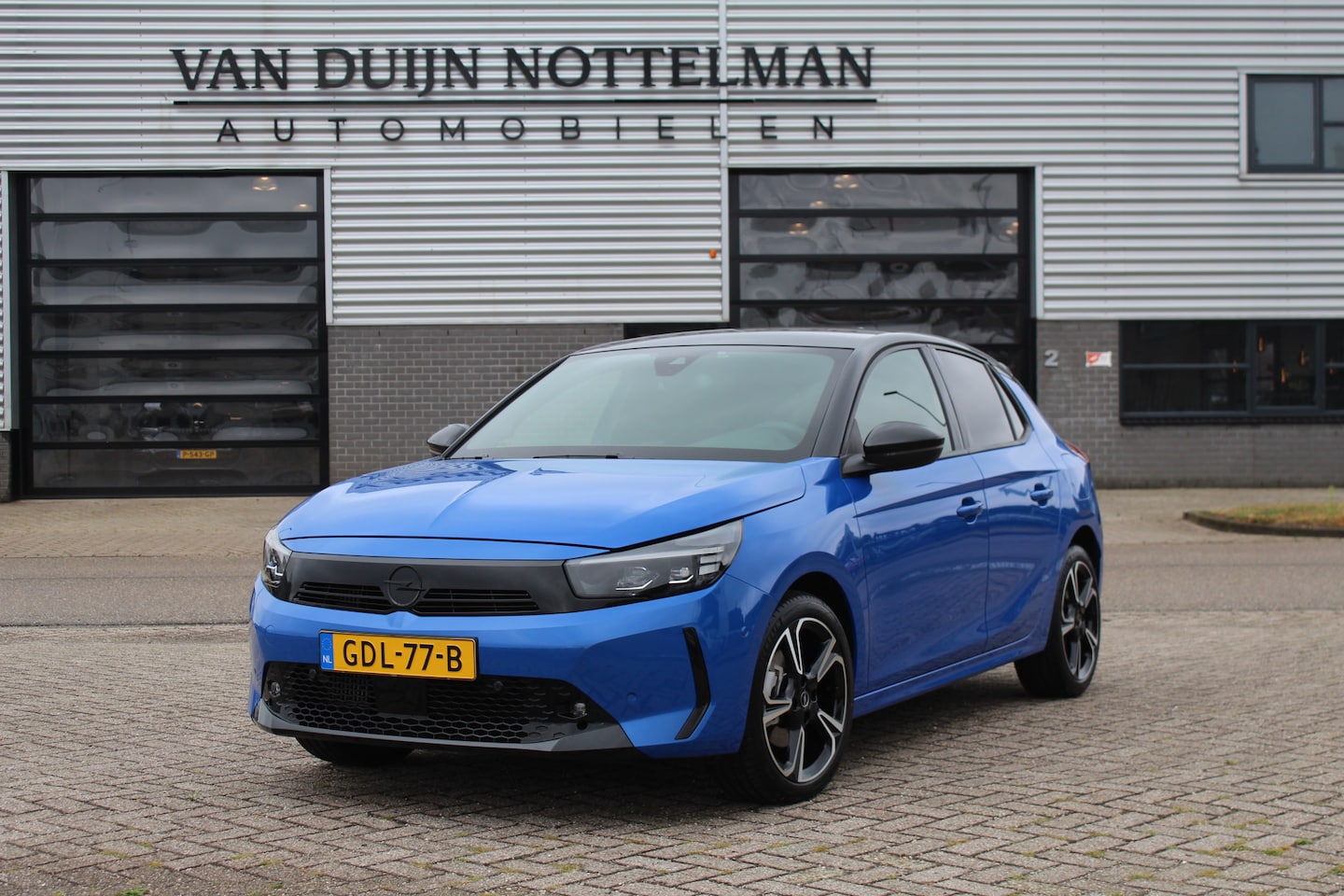 Opel Corsa - 1.2 Turbo Hybrid Ultimate / Stoelverwarming / 360 Camera / N.A.P. - AutoWereld.nl