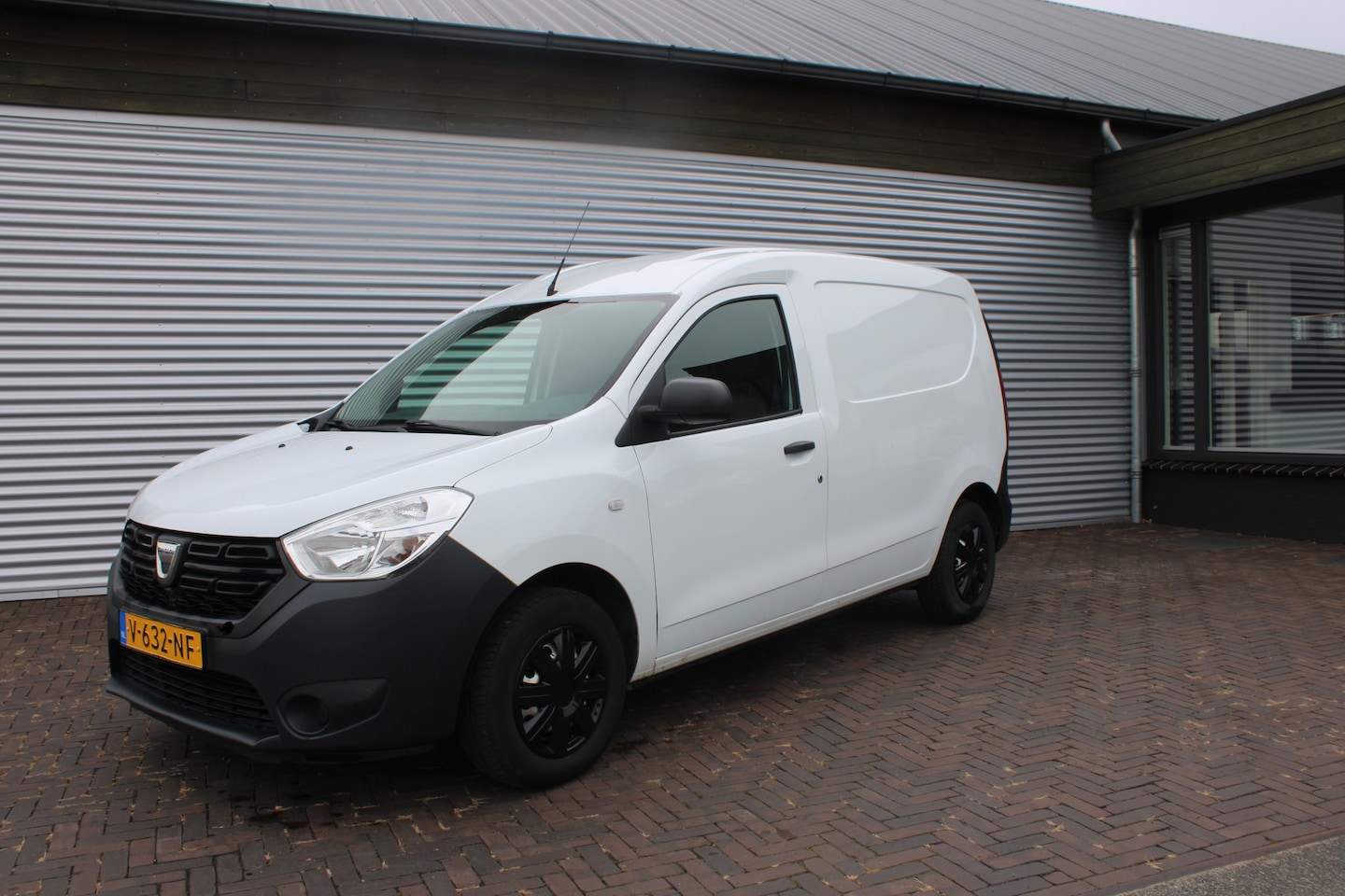Dacia Dokker - 1.6 MPI 100 Basic 1.6 MPI 100 Basic - AutoWereld.nl