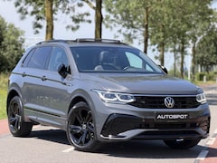 Volkswagen Tiguan - R-Line 1.5 TSI Pano IQ Light ACC Trekhaak