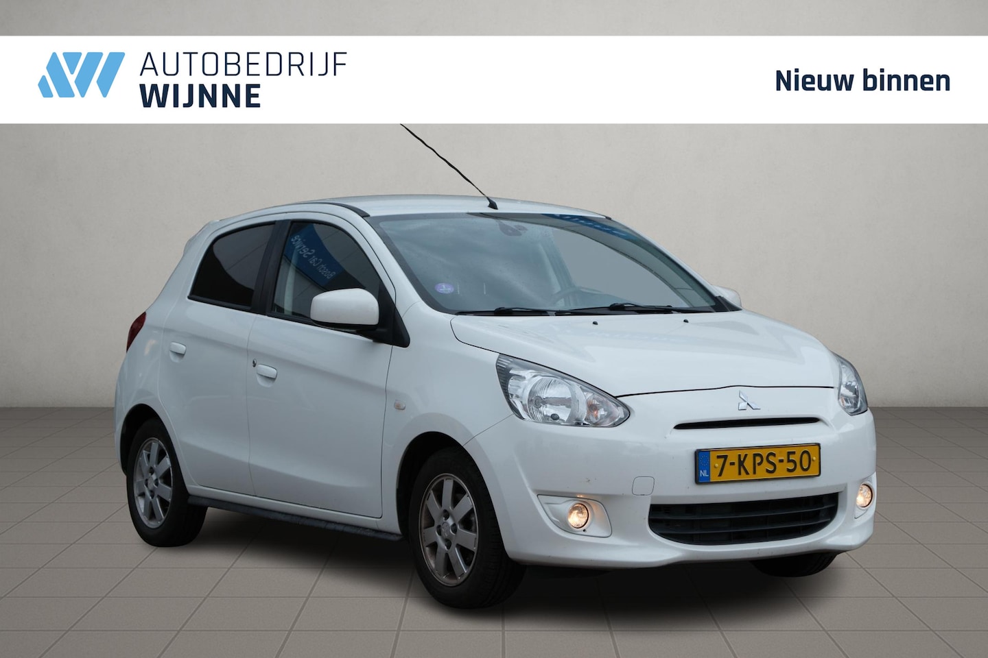 Mitsubishi Space Star - 1.0 70pk Intense | Climate | 14" Velgen | Radio-CD | Keyless entry - AutoWereld.nl