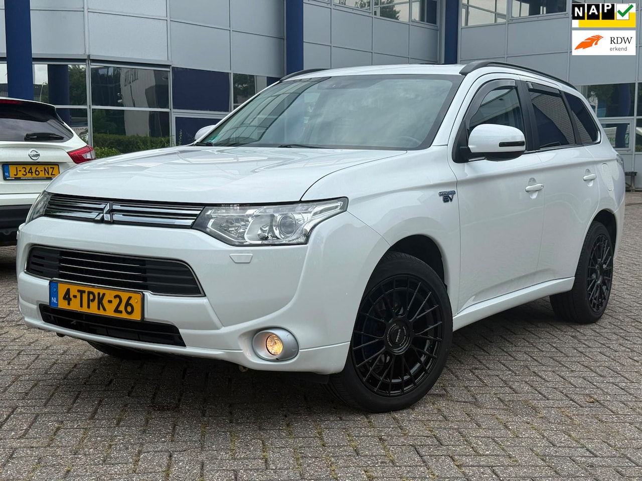 Mitsubishi Outlander - 2.0 PHEV instyle 2.0 PHEV instyle - AutoWereld.nl