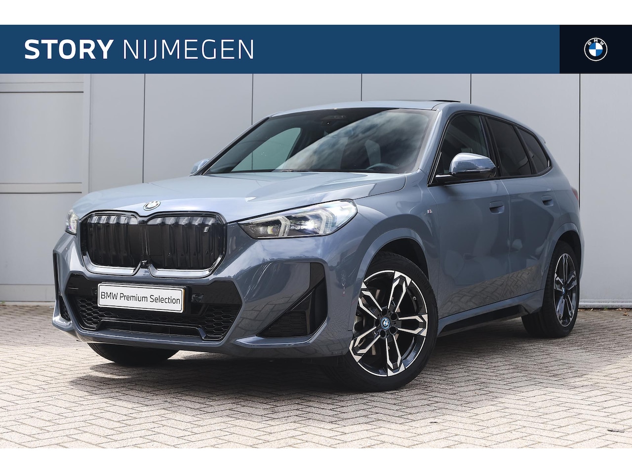 BMW iX1 - xDrive30 M Sport / Trekhaak / Panoramadak / Sportstoelen / Comfort Access / Harman-Kardon - AutoWereld.nl