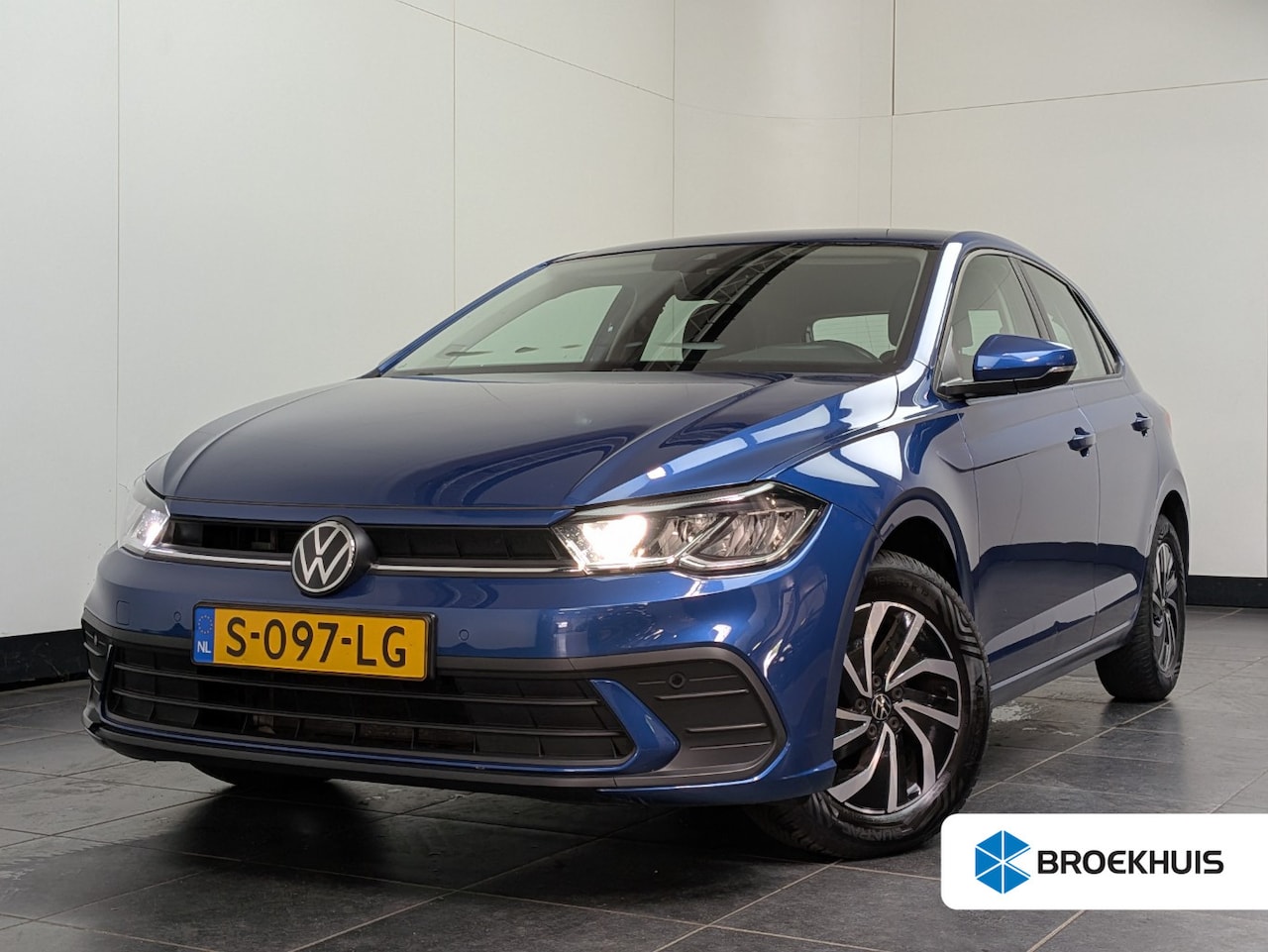 Volkswagen Polo - 1.0 TSI Life l 1e Eigenaar l Dealeronderhouden l Apple CAr Play / Android l Parkeersensore - AutoWereld.nl