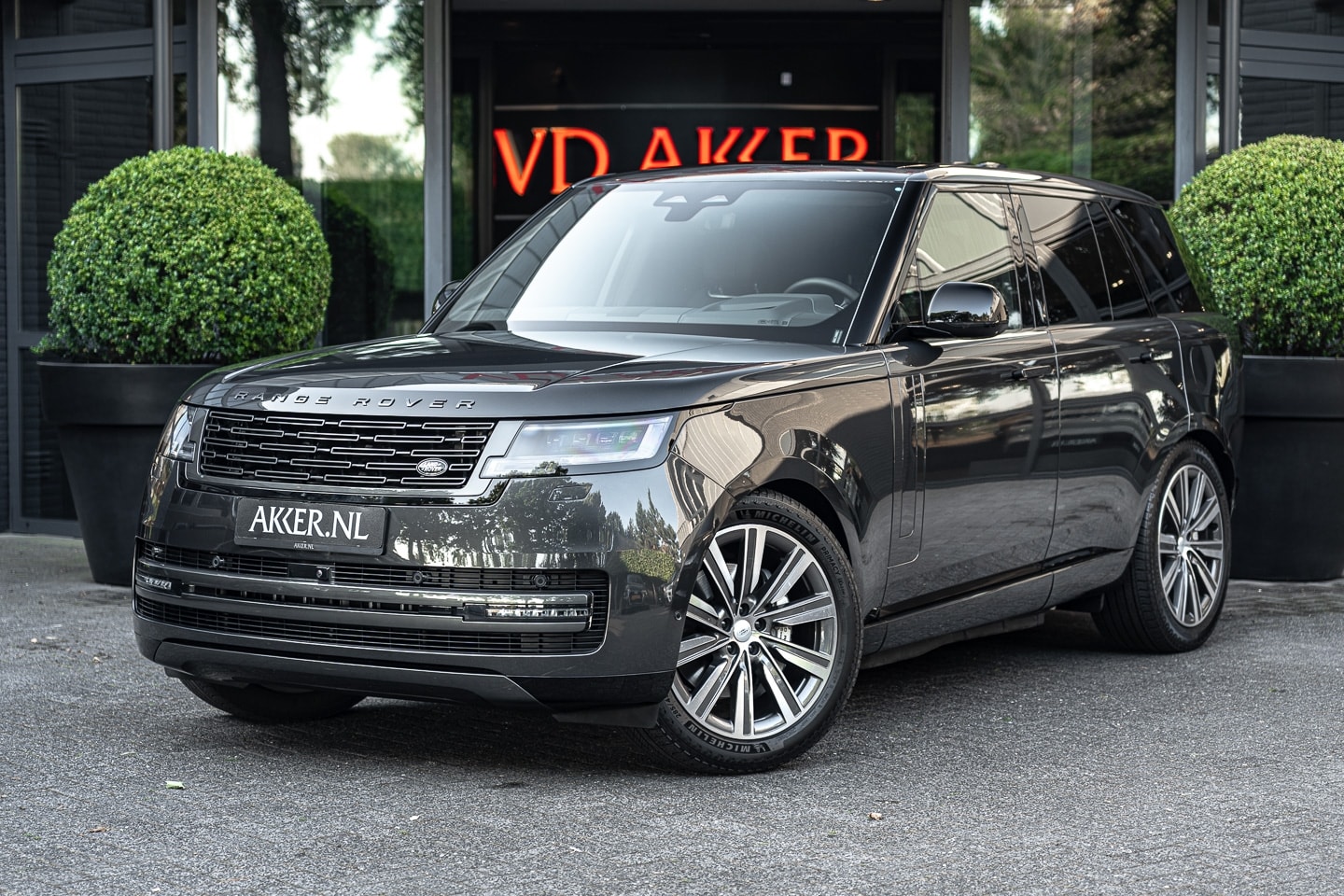 Land Rover Range Rover - LANDROVER P460e HSE | Head-up | 4Wsturing | St.koeling v+a | Meridian 3D Sound - AutoWereld.nl
