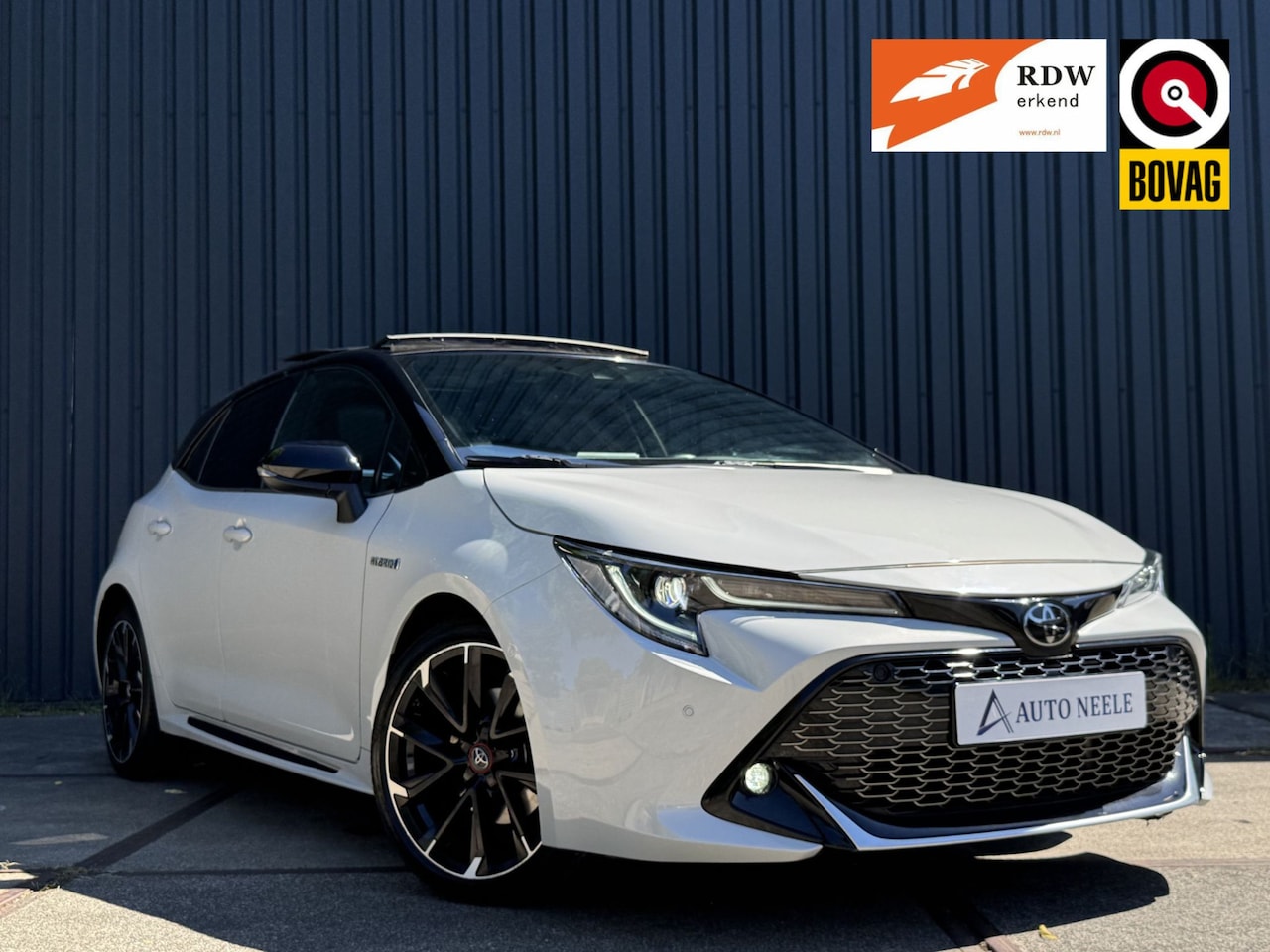 Toyota Corolla - 2.0 Hybrid GR-Sport Plus Panoramadak, Kuipstoelen, HUD - AutoWereld.nl